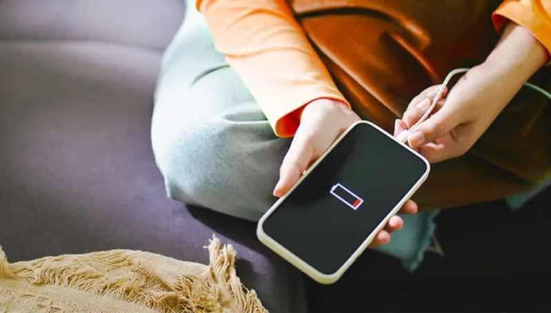 لماذا تفرغ بطاريات الهواتف بسرعة في أوقات الطوارئ