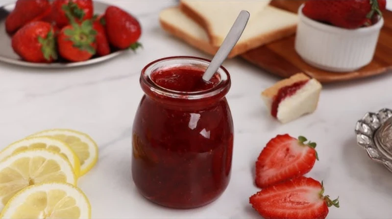 سر القوام المتماسك. طريقة عمل مربى الفراولة بخطوات سهلة