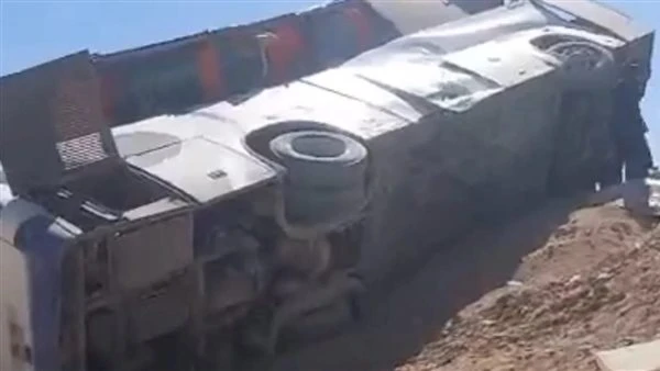 إصابة 6 أشخاص في انقلاب أتوبيس بالصحراء الشرقي بسوهاج