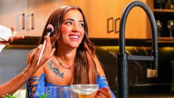 آية سليم احدى ضحايا سفاح التجمع بعد نجاحها في السلم والثعبان 2. تفاصيل