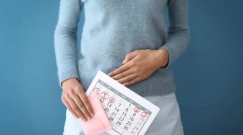 كيف يهدد ضعف القلب عظام النساء بعد انقطاع الطمث