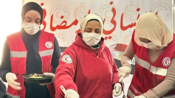 اليوم الـ17 من رمضان.. «هلال الخير» يواصل مد موائد الإفطار من مصر إلى غزة