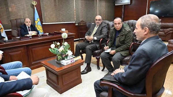 محافظ الغربية يعقد لقاءً مباشرًا مع المواطنين لبحث الشكاوى وتحقيق حلول فورية