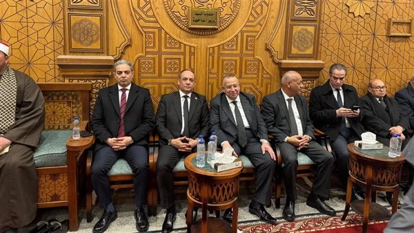 نقيب الإعلاميين في عزاء شيخ الإذاعيين فهمي عمر