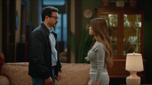 أحمد داود في أزمة بسبب عقد السفر بمسلسل بابا وماما جيران