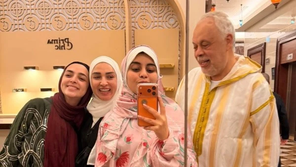 روجينا تحتفل بعيد الفطر رفقة أسرتها من العمرة