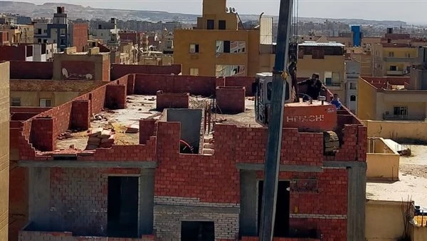 القاهرة تكثف حملاتها لإزالة مخالفات البناء وغلق المحال غير المرخصة وتطبيق القانون