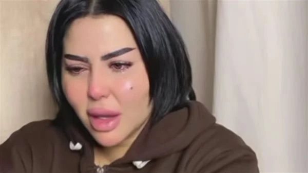 كنت بدعي نموت كلنا مع بعض. انهيار أرملة إسماعيل الليثي في أول ظهور بعد وفاته