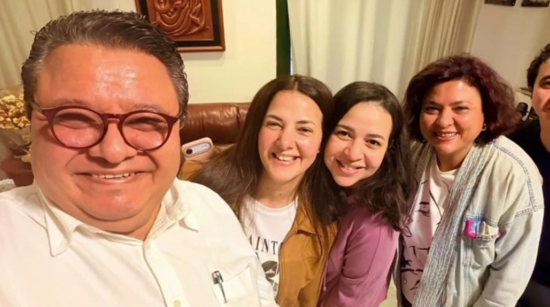 دنيا وإيمي غانم في مسرحية جديدة مع خالد جلال