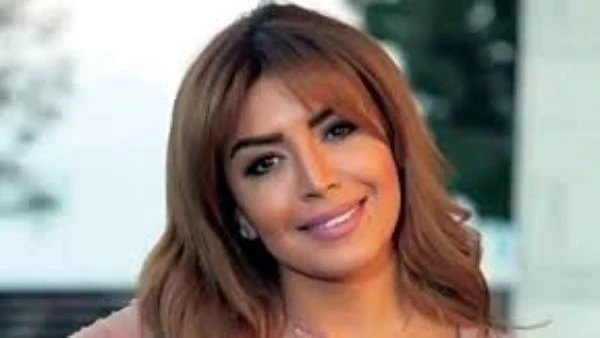 وفاة والد الفنانة الجزائرية أمل بوشوشة