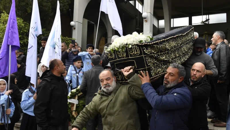 بيروت تودّع أحمد قعبور على الأكتاف (صور)