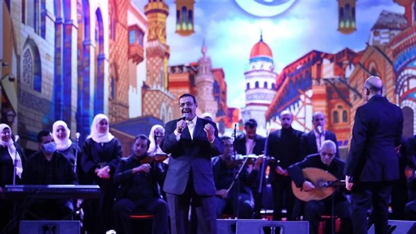 «المديح النبوي» يضىء ساحة الهناجر فى الليلة الثانية عشرة لـ «هل هلالك 10»