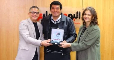 يكرم باسم سمرة احتفالا بنجاح مسلسل عين سحرية