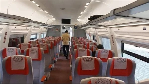 السكك الحديدية تعلن حزمة خدمات وتسهيلات لكبار السن وذوي الهمم