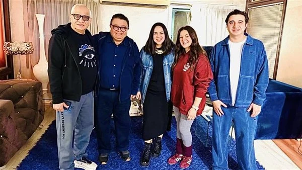 دنيا وإيمي سمير غانم على خشبة المسرح قريبًا بتوقيع المخرج خالد جلال