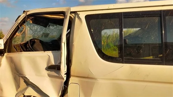 وفاة مصاب في حادث تصادم سيارتين بطريق برقاش في منشأة القناطر