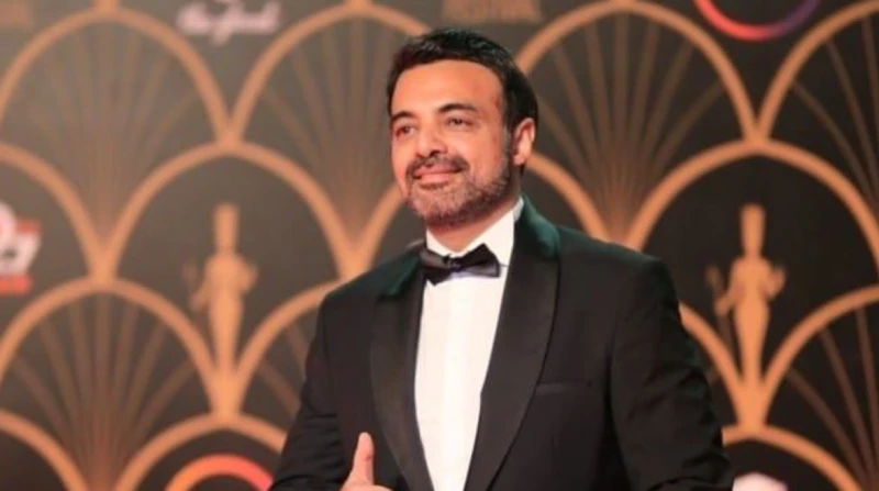 عمرو محمود ياسين: "أرزقية السوشيال يبيعون ضمائرهم مقابل النص جنيه”