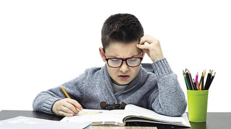 المذاكرة العشوائية أم الضغط البنّاء. كيف تختار المسار الصحيح للنجاح في الامتحانات