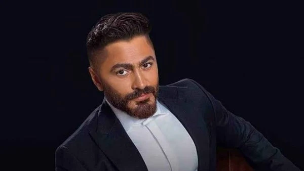 تامر حسني يشيد بأداء أحمد زاهر في "الست موناليزا "