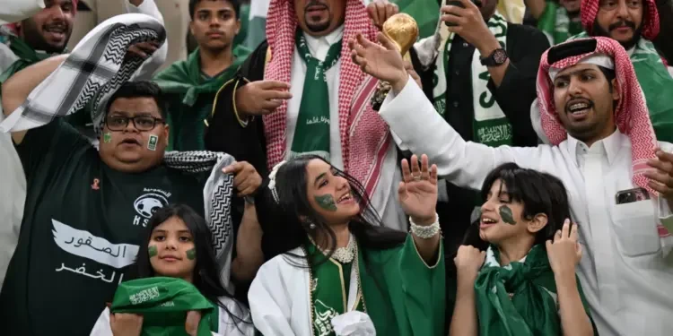 اتفرج. جمهور السعودية يغادر المدرجات بالدموع بعد رباعية “العميد”