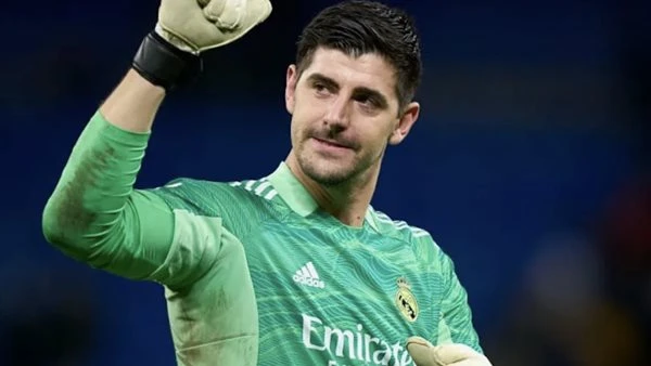 كورتوا يطمئن جماهير ريال مدريد قبل مواجهة مانشستر سيتي: جاهزون للفوز في البرنابيو