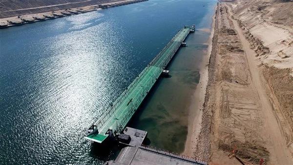 محور جديد إلى سيناء.. ما الذي حدث في قلب قناة السويس؟