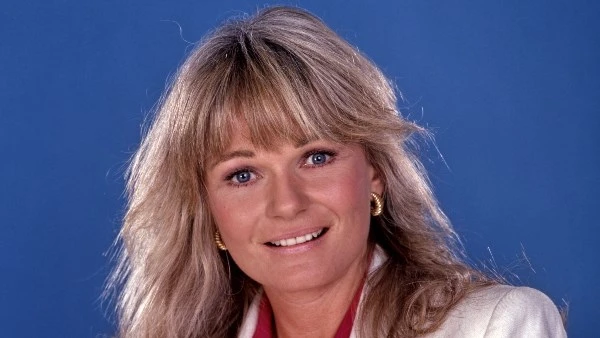 تفاصيل وفاة فاليري بيرين نجبة سوبر مان بعد صراع مع المرض