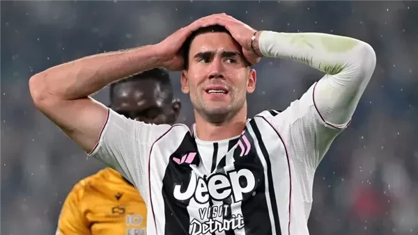 برشلونة يؤجل صفقة فلاهوفيتش ويضع مرموش وألفاريز في صدارة أولوياته الهجومية