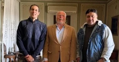 محمد شبانة وحفيد شقيقة عبد الحليم فى استقبال الملك أحمد فؤاد الثانى