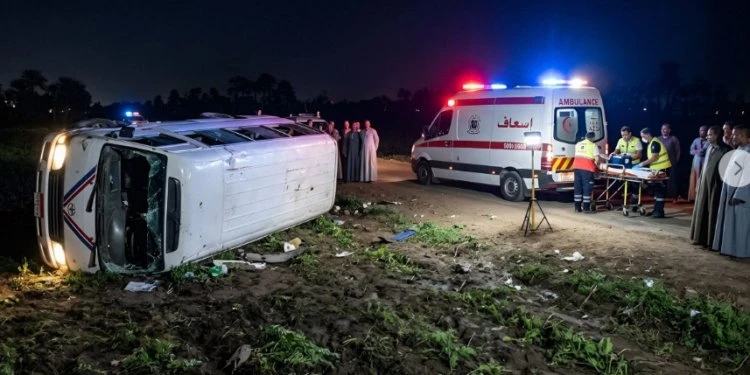 انقلاب ميكروباص بطريق شبين الكوم: يارب سلم