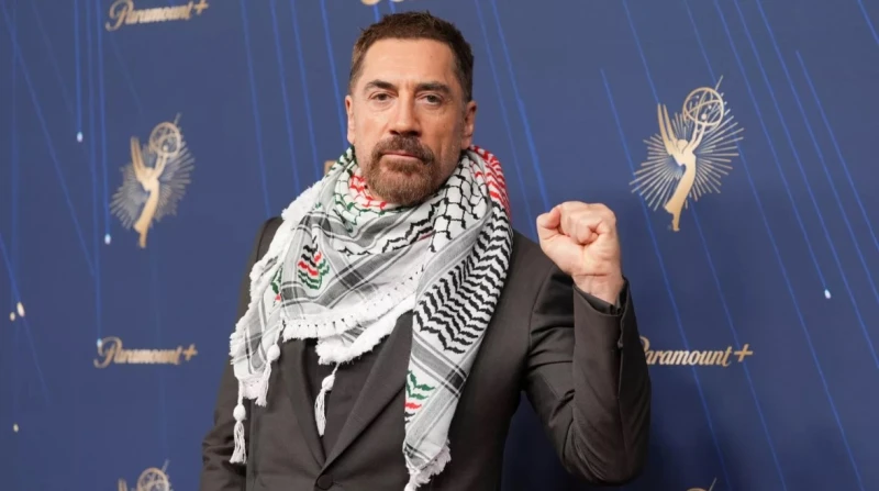 للمرة الثانية. جافير بارديم يرفع رسالة سلام على السجادة الحمراء للأوسكار 2026