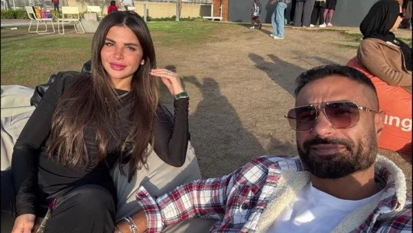 كريم فهمي يغازل زوجته في أحدث ظهور على انستجرام