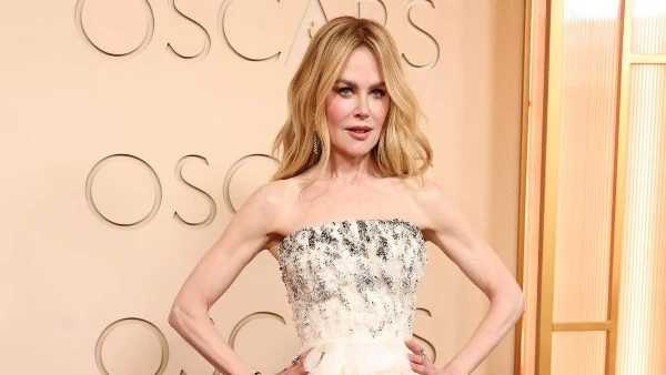 نيكول كيدمان بإطلالة ساحرة على صور