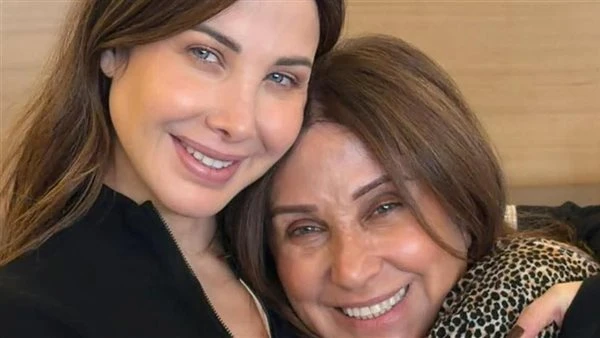 نانسي عجرم تهنئ والدتها بعيد الأم برسالة مؤثرة: الله يحمي كل أم ويصبر قلبها