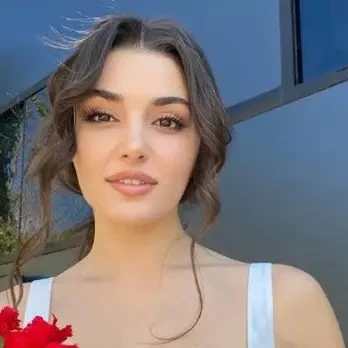 توقيف نجمة شهيرة بسبب تحارة وحيازة المخدرات