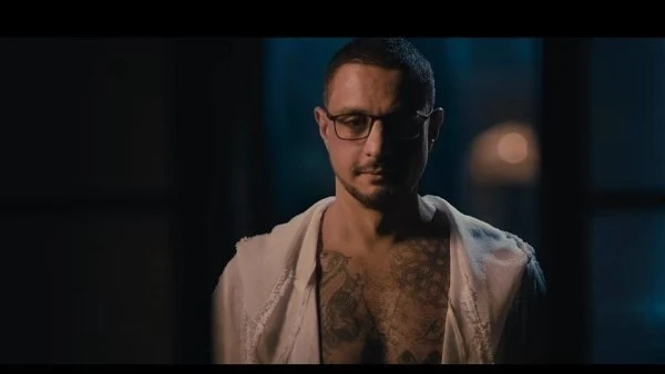 أول تعليق من كريم السبكي بعد وقف عرض فيلم سفاح التجمع