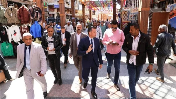 محافظ أسوان يوجه برفع كفاءة ونظافة المواقع لاستقبال المواطنين والأفواج السياحية
