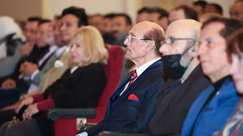 محمد صبحي في تكريم نجوم الزمن الجميل: أنتم ضمير الفن الحقيقي