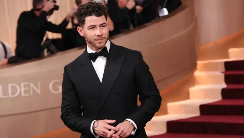 نيك جوناس ينعى صديقة طفولته عن 30 عاماً