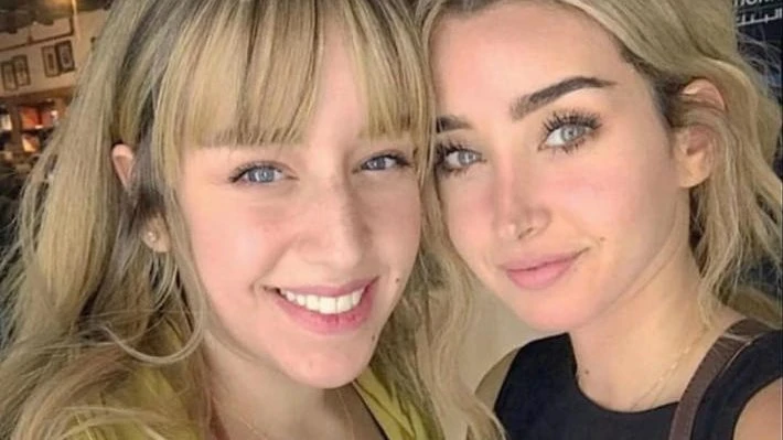 ظهور نادر هنا الزاهد برفقة شقيقتها فرح من الطفولة