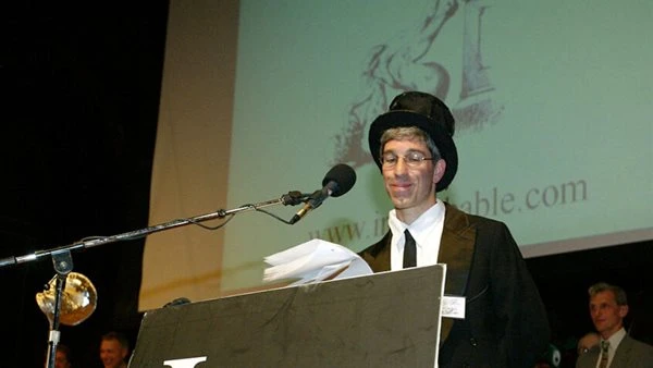 ترامب يتسبب في نقل جائزة نوبل للحماقة من أمريكا إلى أوروبا