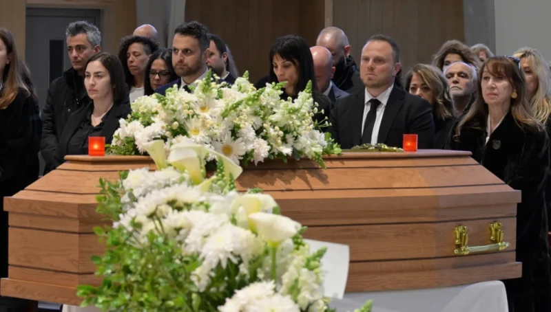 عاصي الرّحباني يودّع والدته دلال كرم (صور وفيديو)