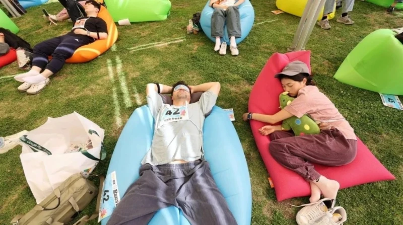 تحدي النوم في الصين، 10 آلاف يوان لمن يفوز بسباق الاسترخاء