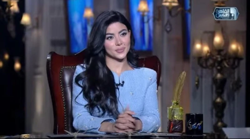 "عاوزة أعمل بيت بعيد عن الدوشة"، كارولين عزمي تكشف سبب رفضها الزواج من فنان