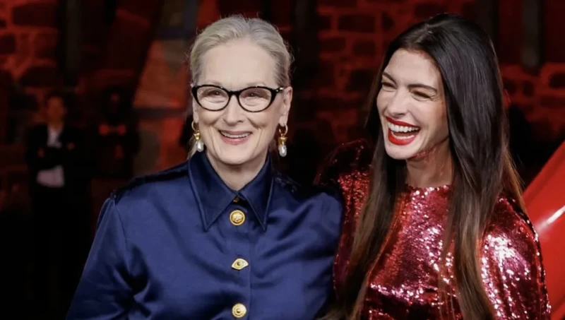 آن هاثاواي برفقة ميريل ستريب بإطلالات مستوحاة من فيلم The Devil Wears Prada 2 (صور وفيديو)