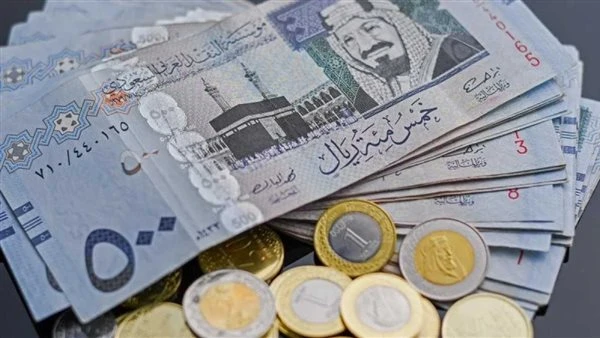 تباين سعر الريال السعودي أمام الجنيه بختام تعاملات الأحد 29 مارس 2026
