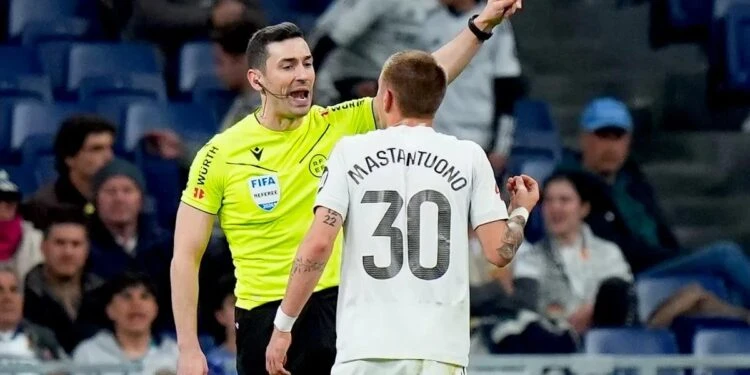 ماستانتونو يتجاوز الخط ويسيء للحكم بشكل صادم