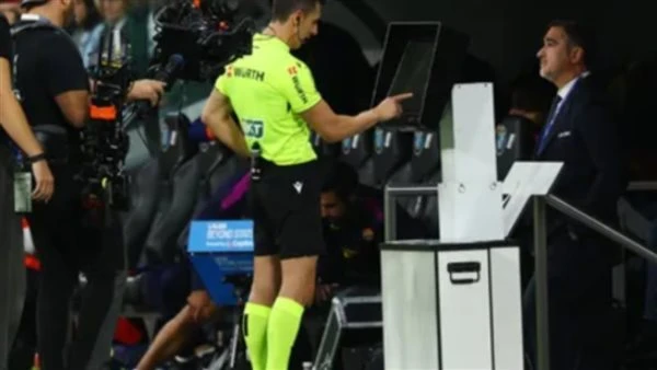 يويفا يسعى لتقليص تدخلات VAR وتوحيد آلية تطبيقها في أوروبا