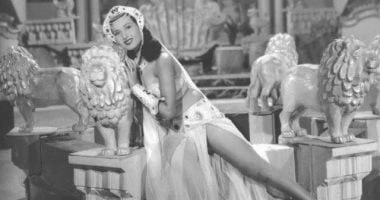 نعيمة عاكف الغجرية والفرفوشة والأرستقراطية.. وموقف لا ينسى مع محمد فوزى