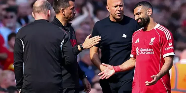 مستشفى الأنفيلد. ليفربول يدخل موقعة اليونايتد بالعكاز